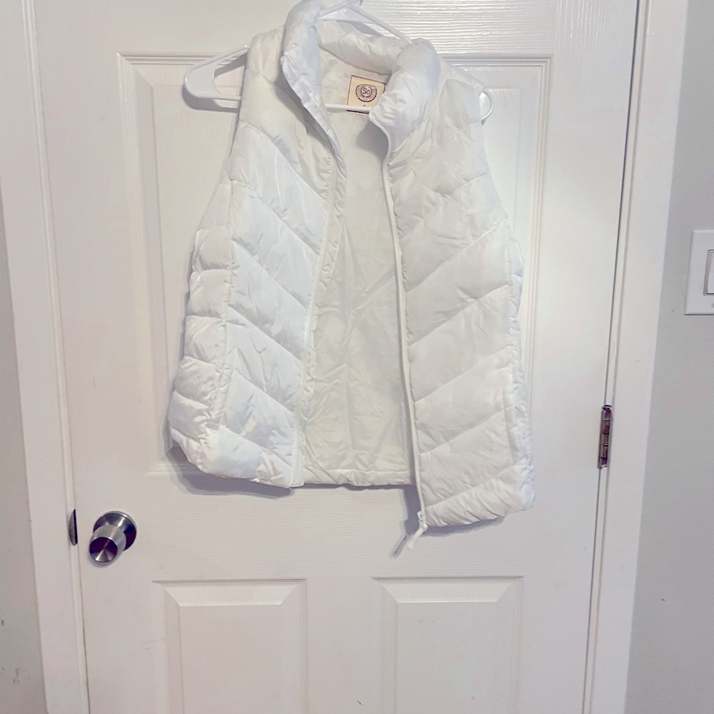 White winter vest ❄️